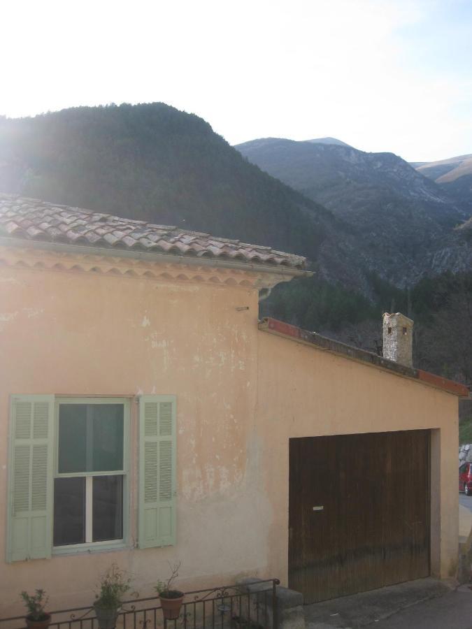 Les Deux Pentes Appartement Sausses Buitenkant foto
